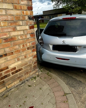 Peugeot 208 cena 13500 przebieg: 184000, rok produkcji 2012 z Góra małe 67